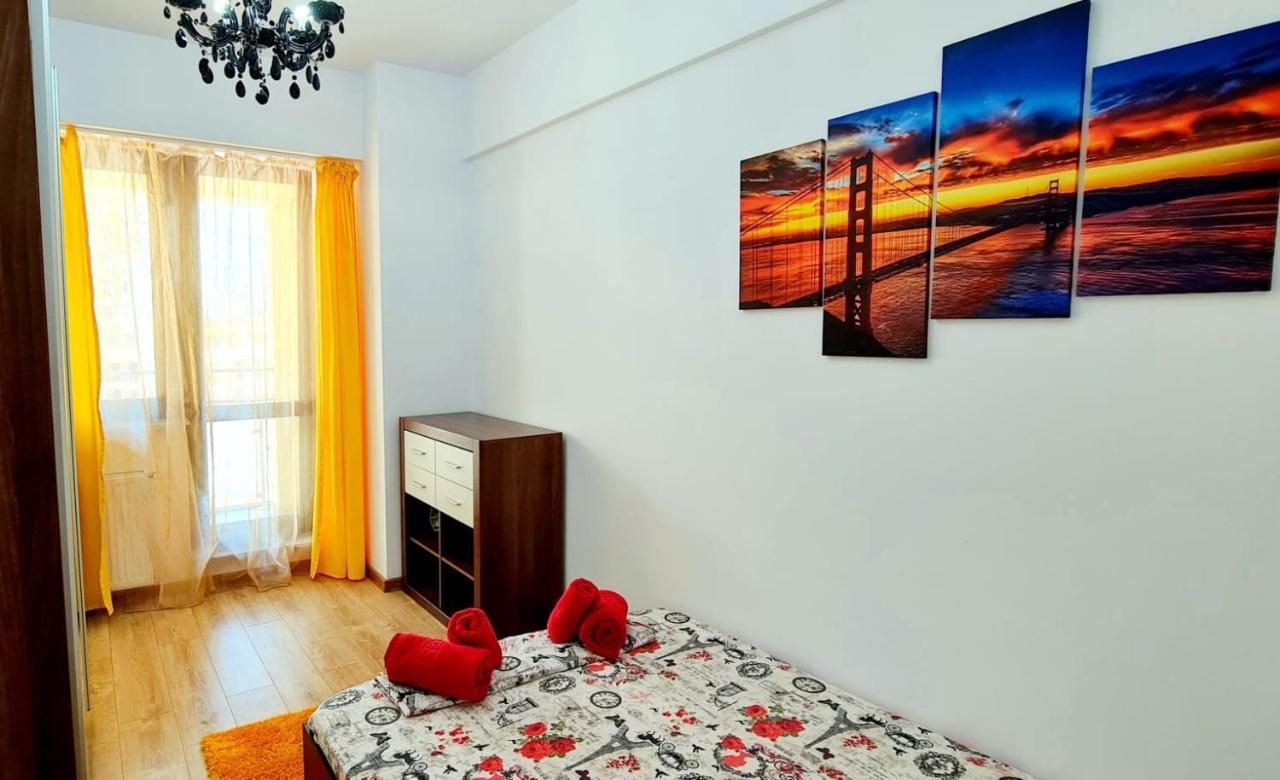 Red Accommodation Near Palas Mall Iasi Extérieur photo